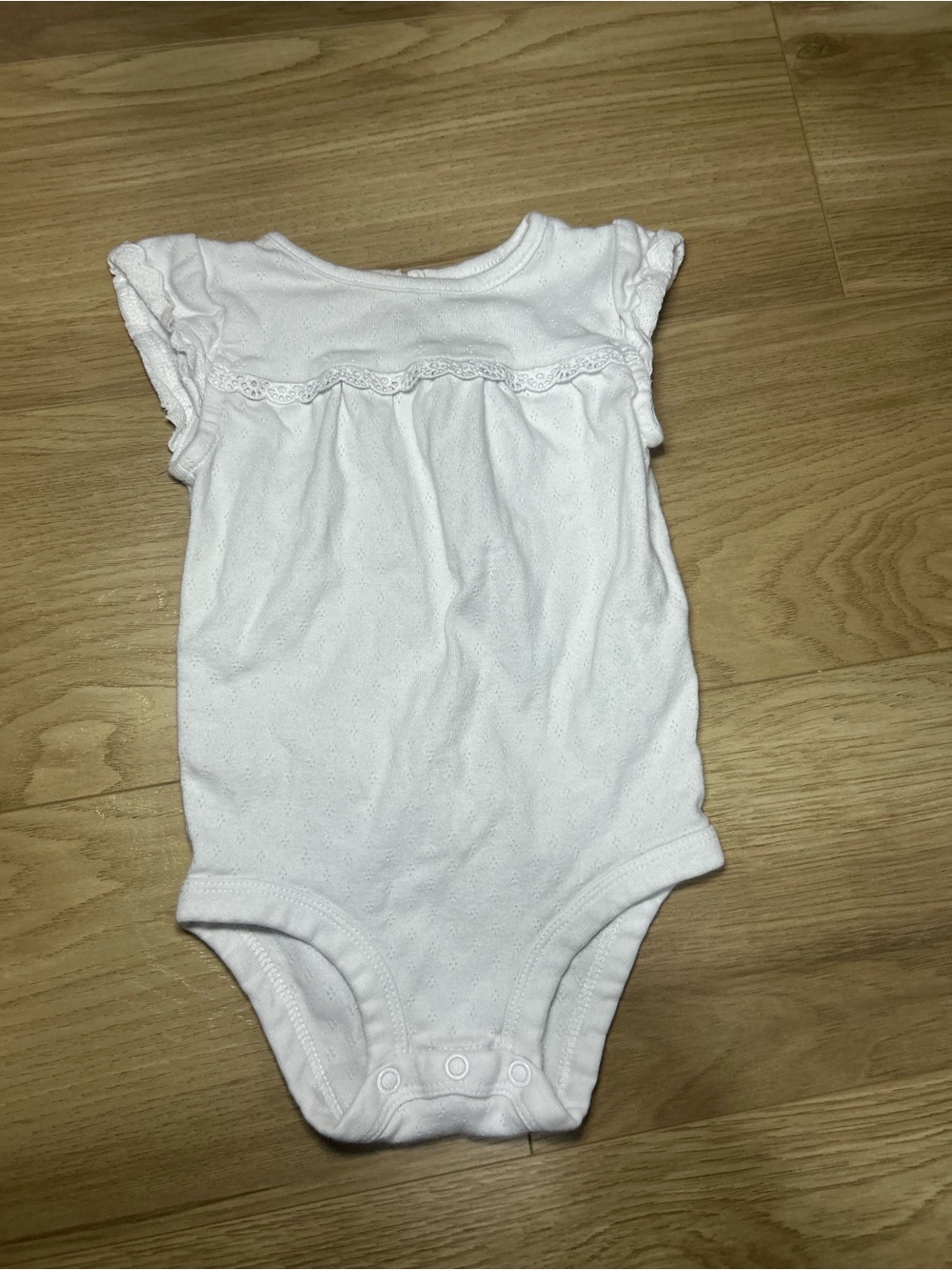 Classic White Baby Girl Short-Sleeve Bodysuit with Lace Trim